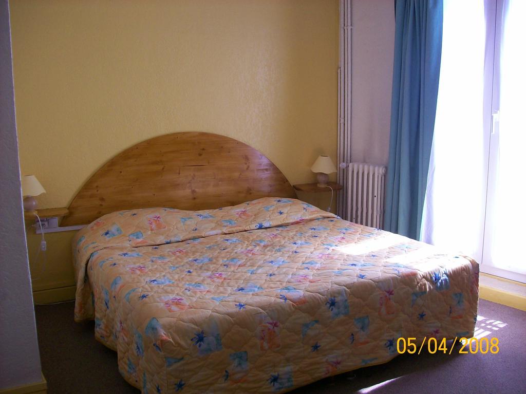 Hotel De Paris Et Des Voyageurs Valence  Extérieur photo